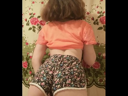 ❤️ Gadis muda seksi menanggalkan celana pendeknya di depan kamera Porno di id.osagoassist.ru ️❤